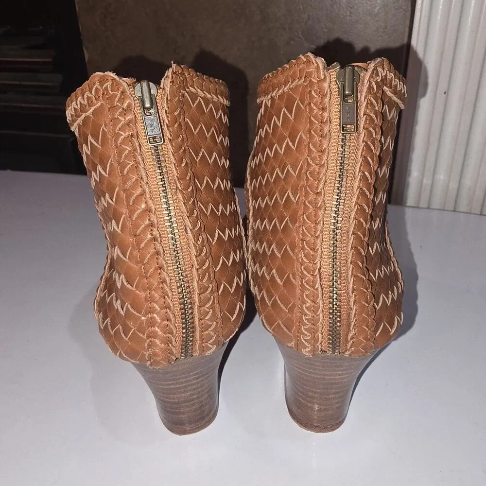 ELF ATHENA Sz 7 NWOT Hand Made Tan Basket Weave Leather Open Toe Wedge Sandals